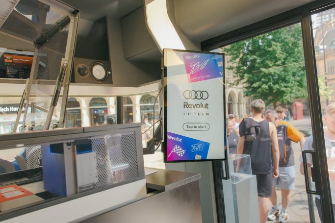 Revolut card design station